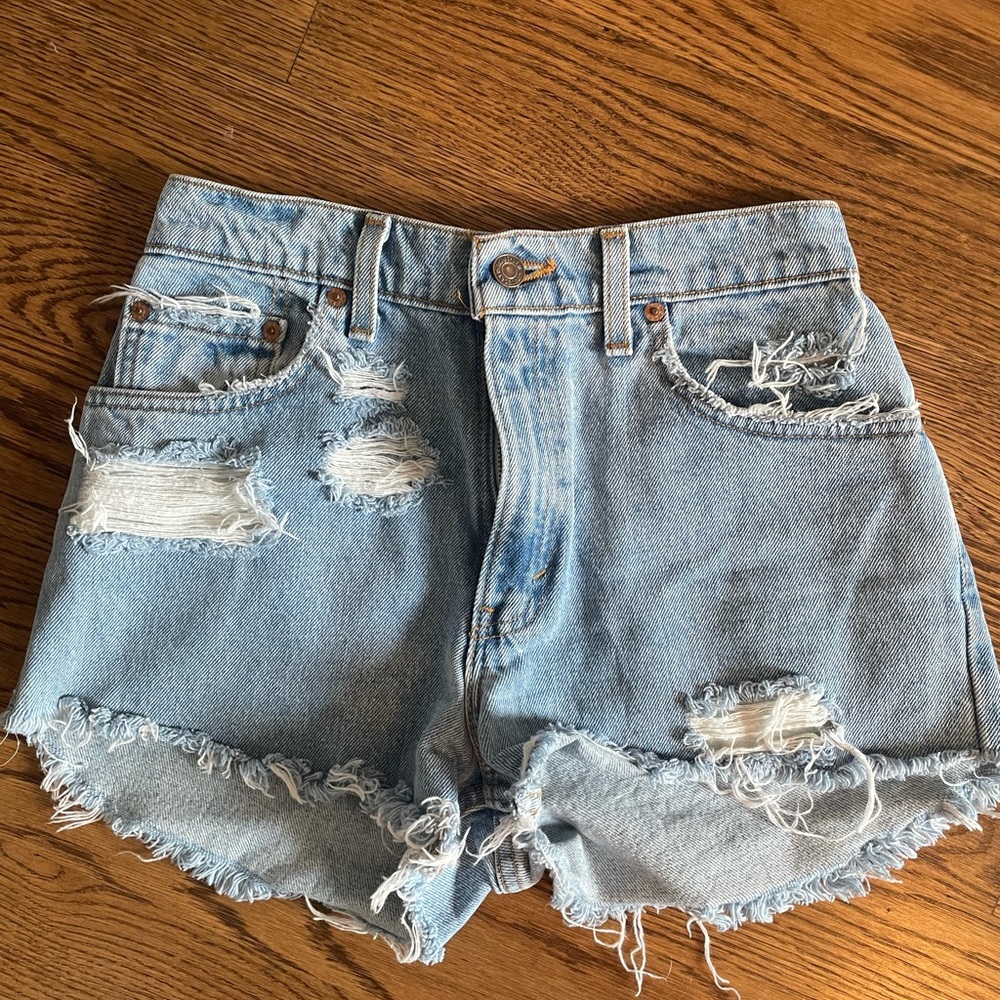 Vintage Levi’s jean shorts